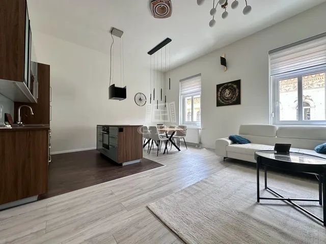 Eladó lakás Budapest VI. kerület 70 nm