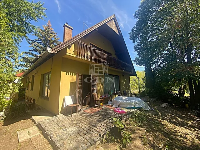Eladó ház Leányfalu 240 nm