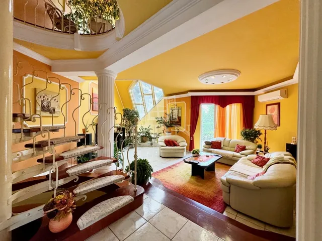 Eladó ház Budapest XVII. kerület, Madárdomb 195 nm