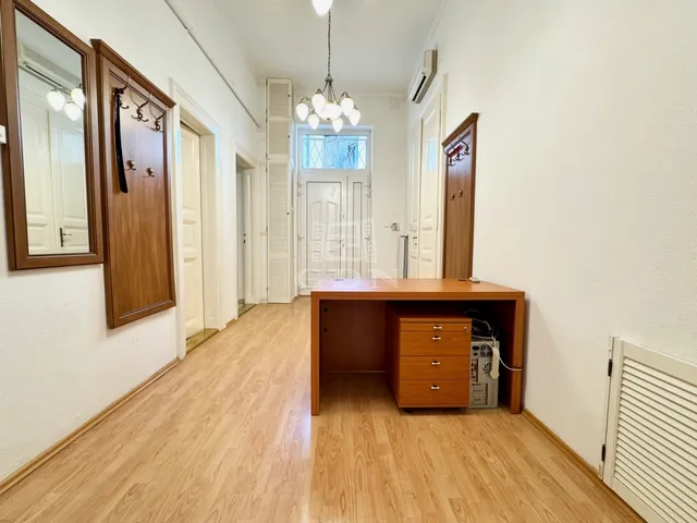 Kiadó lakás Budapest XI. kerület, Szentimreváros 138 nm