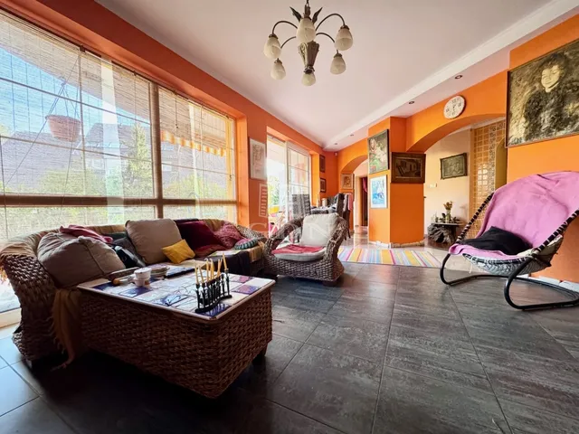 Eladó lakás Budapest III. kerület 98 nm