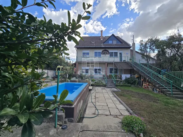 Eladó ház Budapest XV. kerület, Rákospalota 330 nm