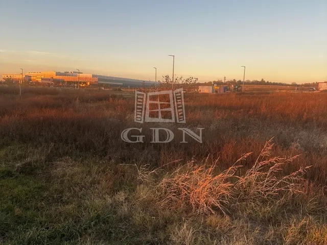 Eladó kereskedelmi és ipari ingatlan Ecser 11372 nm