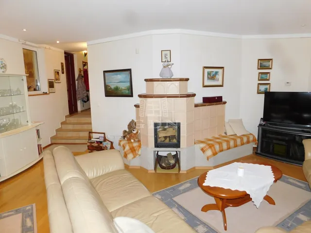 Eladó lakás Veszprém 141 nm