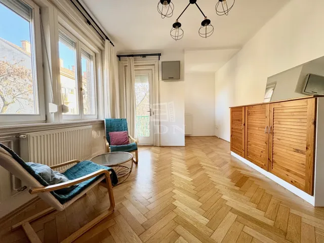 Eladó lakás Budapest III. kerület 93 nm