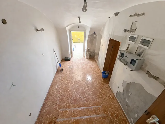 Eladó kereskedelmi és ipari ingatlan Budapest VIII. kerület 44 nm