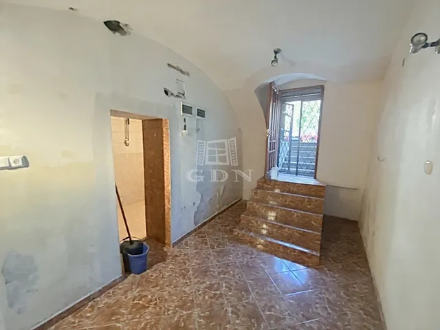 Eladó kereskedelmi és ipari ingatlan Budapest VIII. kerület 44 nm