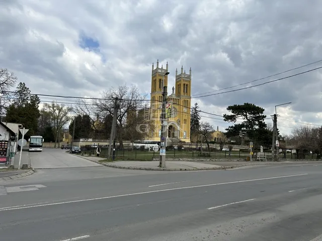 Eladó telek Fót 3000 nm