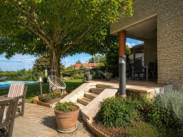 Eladó ház Budapest III. kerület, Testvérhegy 443 nm