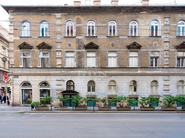 Eladó kereskedelmi és ipari ingatlan Budapest VI. kerület 252 nm