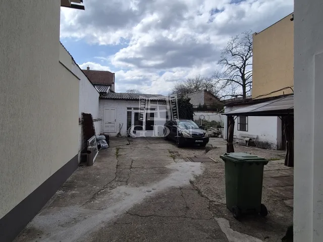 Eladó kereskedelmi és ipari ingatlan Budapest IV. kerület 102 nm