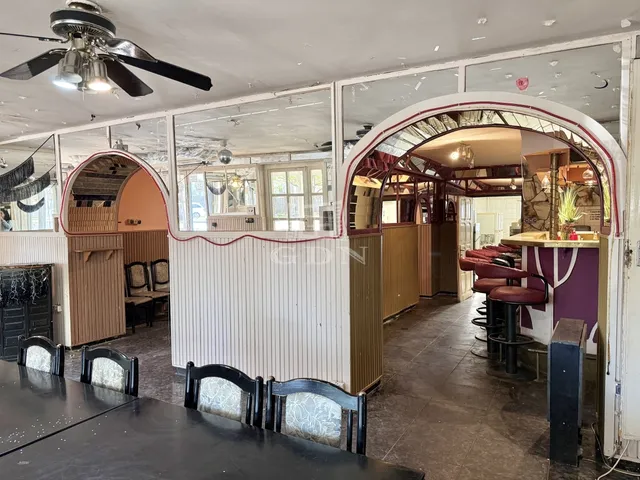 Kiadó kereskedelmi és ipari ingatlan Budapest XVI. kerület, Rákosszentmihály 190 nm