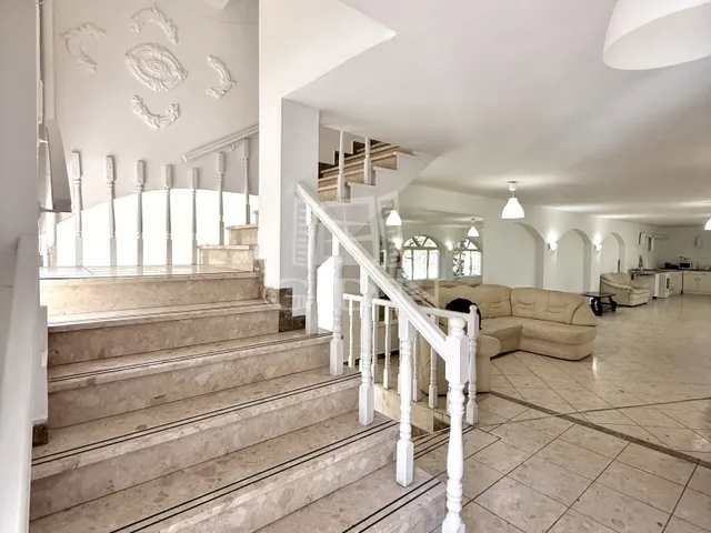 Kiadó kereskedelmi és ipari ingatlan Budapest XVI. kerület, Rákosszentmihály 800 nm