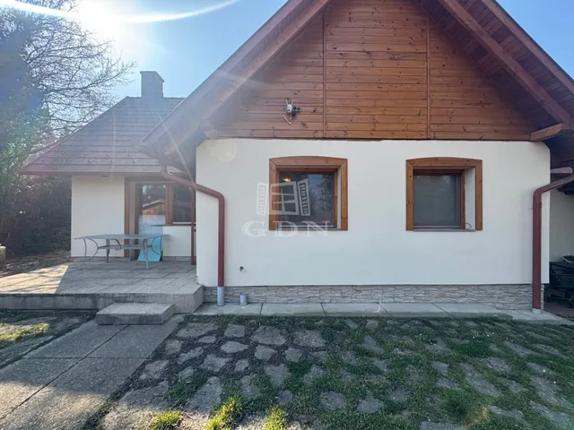 Eladó ház Leányfalu 210 nm