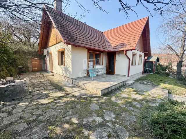 Eladó ház Leányfalu 210 nm