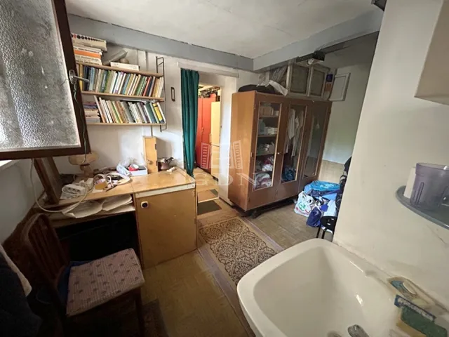 Eladó kereskedelmi és ipari ingatlan Budapest II. kerület 26 nm