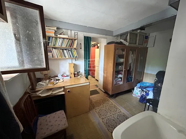 Eladó kereskedelmi és ipari ingatlan Budapest II. kerület 26 nm