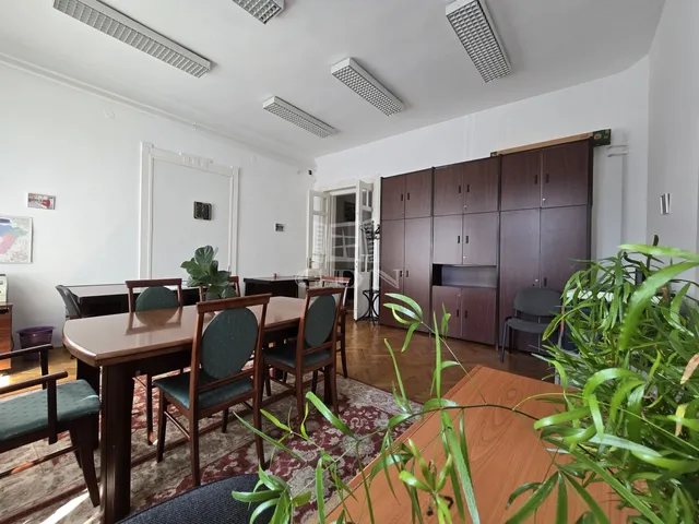 Eladó kereskedelmi és ipari ingatlan Budapest IV. kerület, Újpest 199 nm