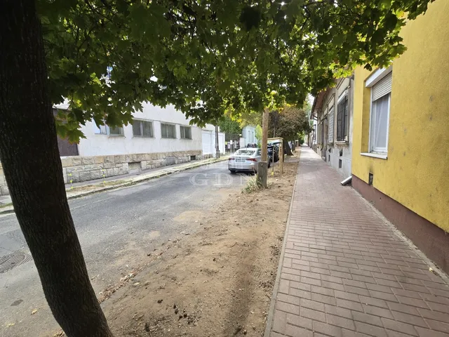 Eladó kereskedelmi és ipari ingatlan Budapest IV. kerület, Újpest 199 nm