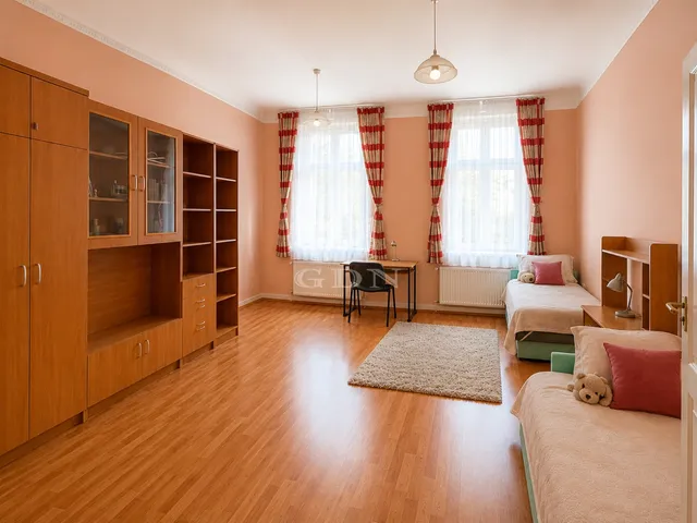 Eladó lakás Budapest VI. kerület 101 nm