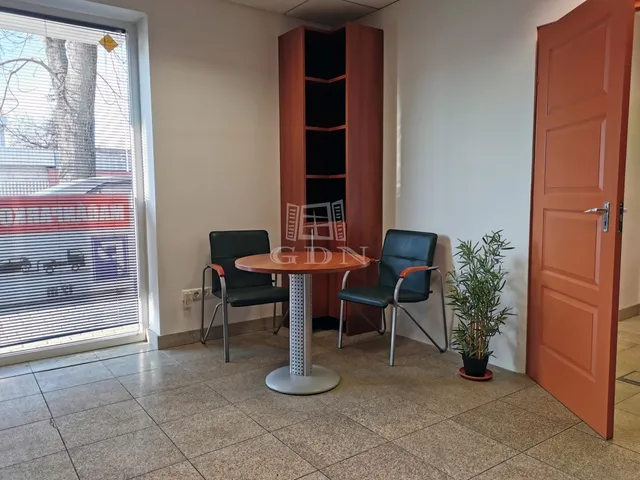Kiadó kereskedelmi és ipari ingatlan Budapest IV. kerület, Újpest 138 nm