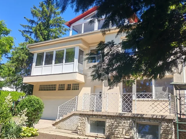 Eladó ház Budapest II. kerület, Pasarét 292 nm