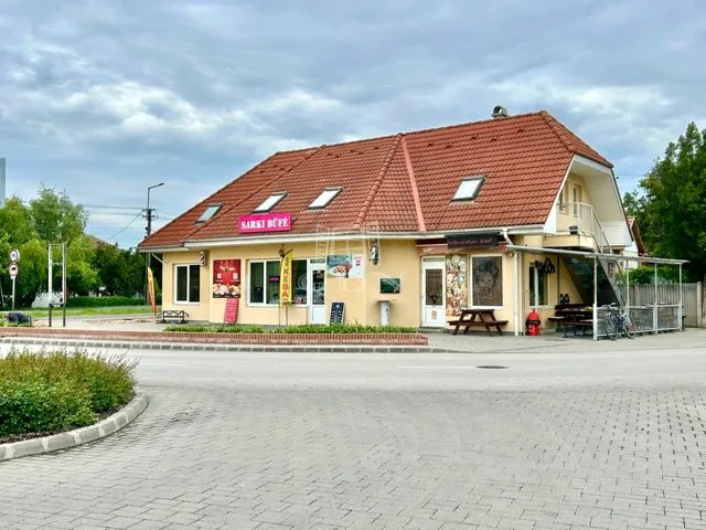 Eladó kereskedelmi és ipari ingatlan Gárdony 251 nm