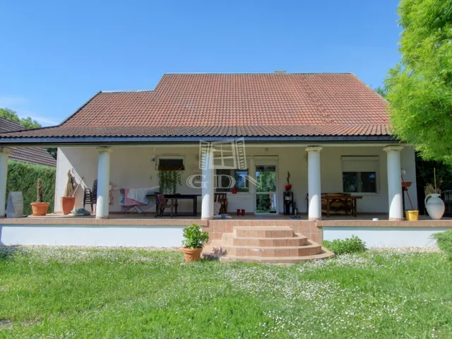 Eladó ház Pázmánd 154 nm