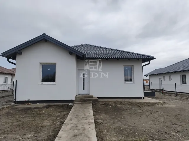 Eladó ház Kiskunlacháza 82 nm