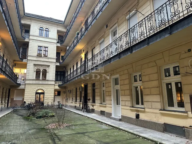 Eladó lakás Budapest VI. kerület 44 nm