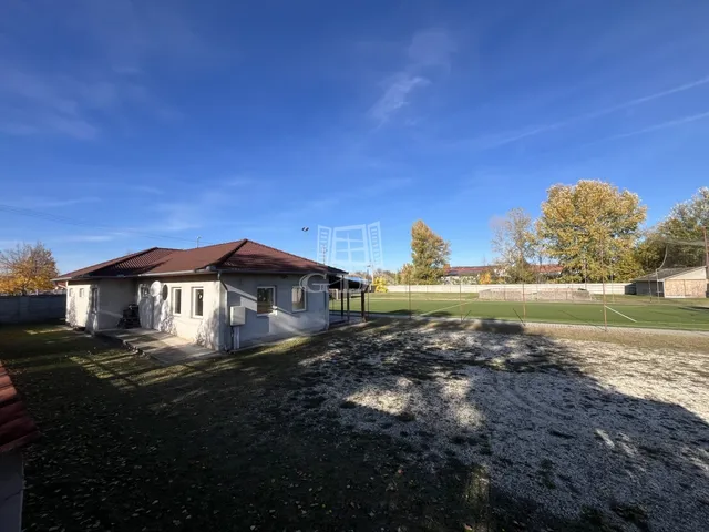 Eladó kereskedelmi és ipari ingatlan Dunaharaszti 198 nm