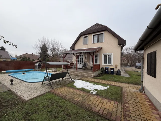 Kiadó ház Budapest XVII. kerület, Felső-Rákoshegy 150 nm