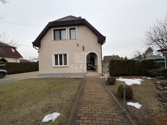 Kiadó ház Budapest XVII. kerület, Felső-Rákoshegy 150 nm