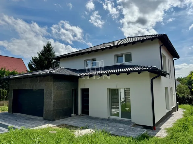 Eladó ház Érd, Parkváros 195 nm
