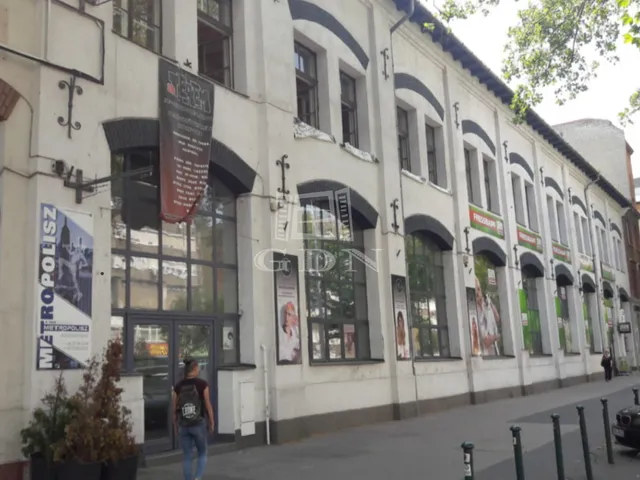 Eladó kereskedelmi és ipari ingatlan Budapest XIII. kerület, Lőportárdűlő 1665 nm