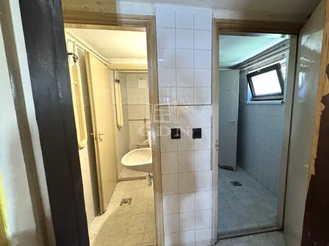 Eladó kereskedelmi és ipari ingatlan Budapest XXII. kerület, Budafok 140 nm
