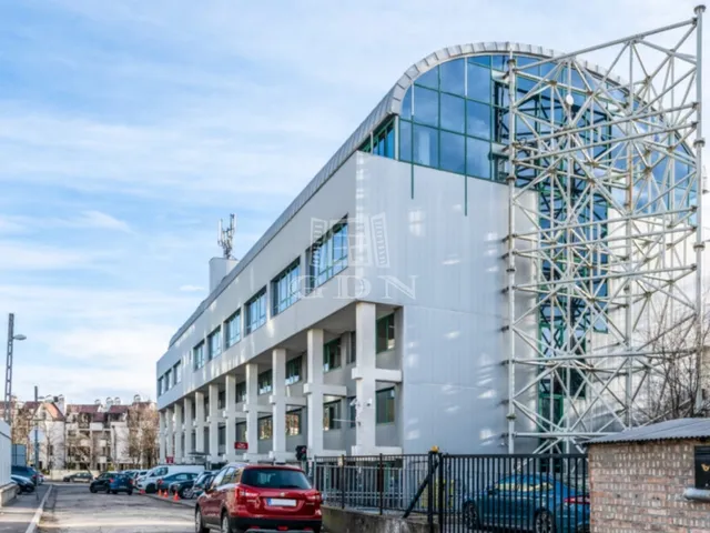Kiadó kereskedelmi és ipari ingatlan Budapest II. kerület 100 nm