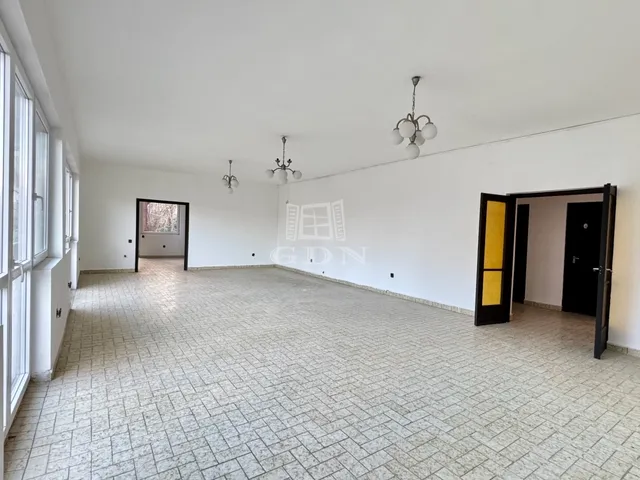 Eladó kereskedelmi és ipari ingatlan Budapest XXII. kerület 207 nm