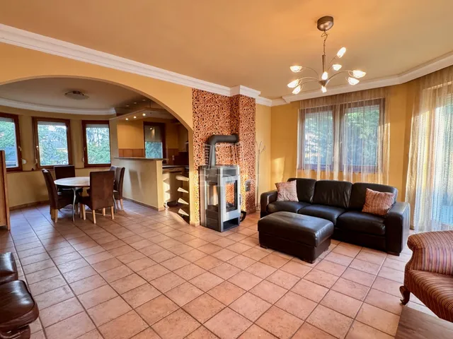 Kiadó ház Budapest XXII. kerület 240 nm