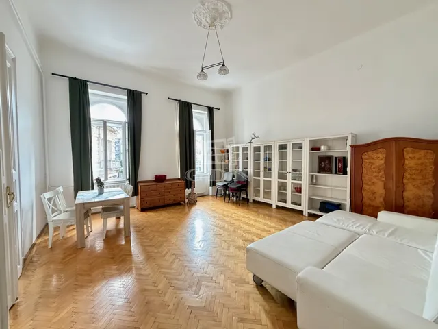 Eladó lakás Budapest VI. kerület 71 nm