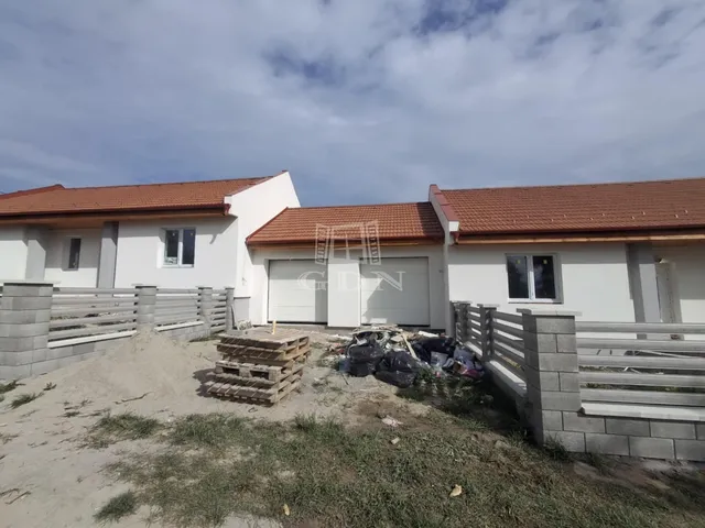Eladó ház Szada 116 nm