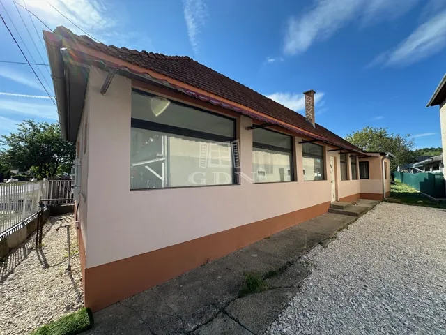 Eladó ház Keszeg 93 nm