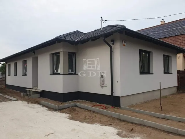 Eladó ház Gödöllő, Fenyves 130 nm