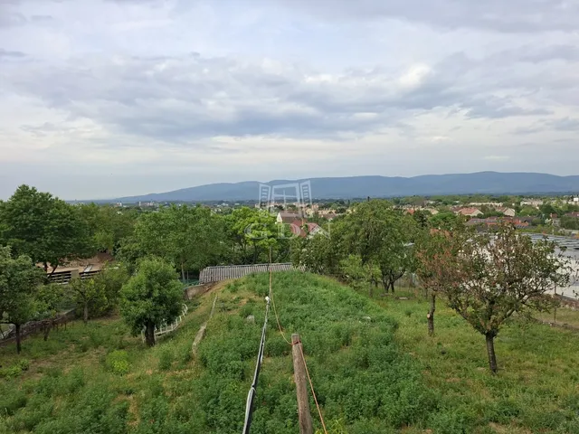 Eladó telek Vác, Deákvár 1211 nm