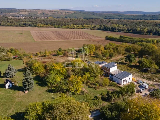 Eladó telek Vác 4648 nm