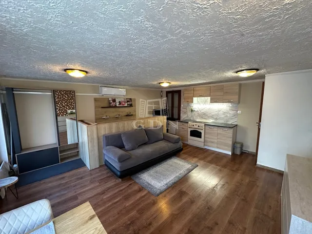 Eladó lakás Vác, Deákvár 35 nm