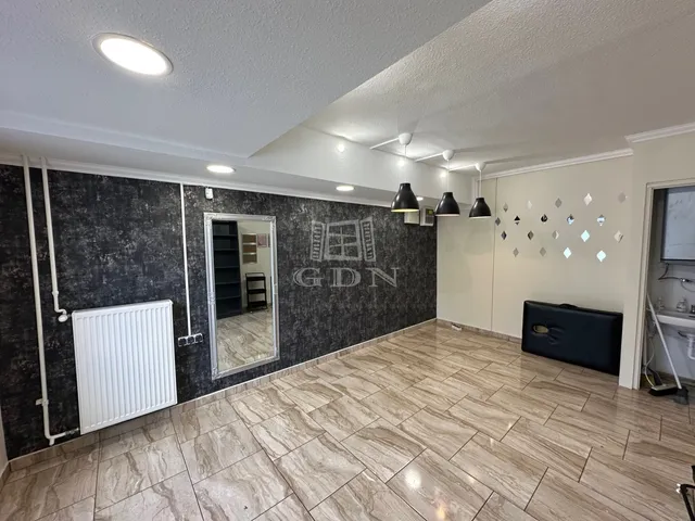 Kiadó kereskedelmi és ipari ingatlan Vác, Alsóváros 18 nm