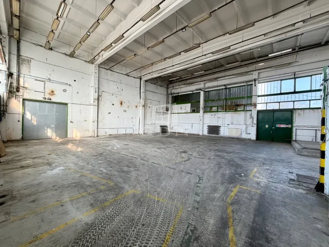 Kiadó kereskedelmi és ipari ingatlan Vác 324 nm