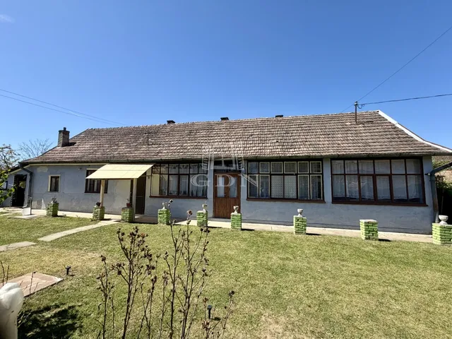 Eladó ház Patak 107 nm