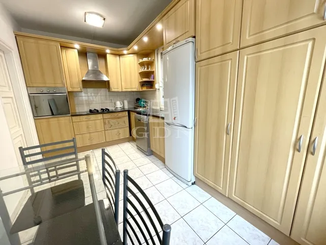 Kiadó ház Dunakeszi, Alag 120 nm